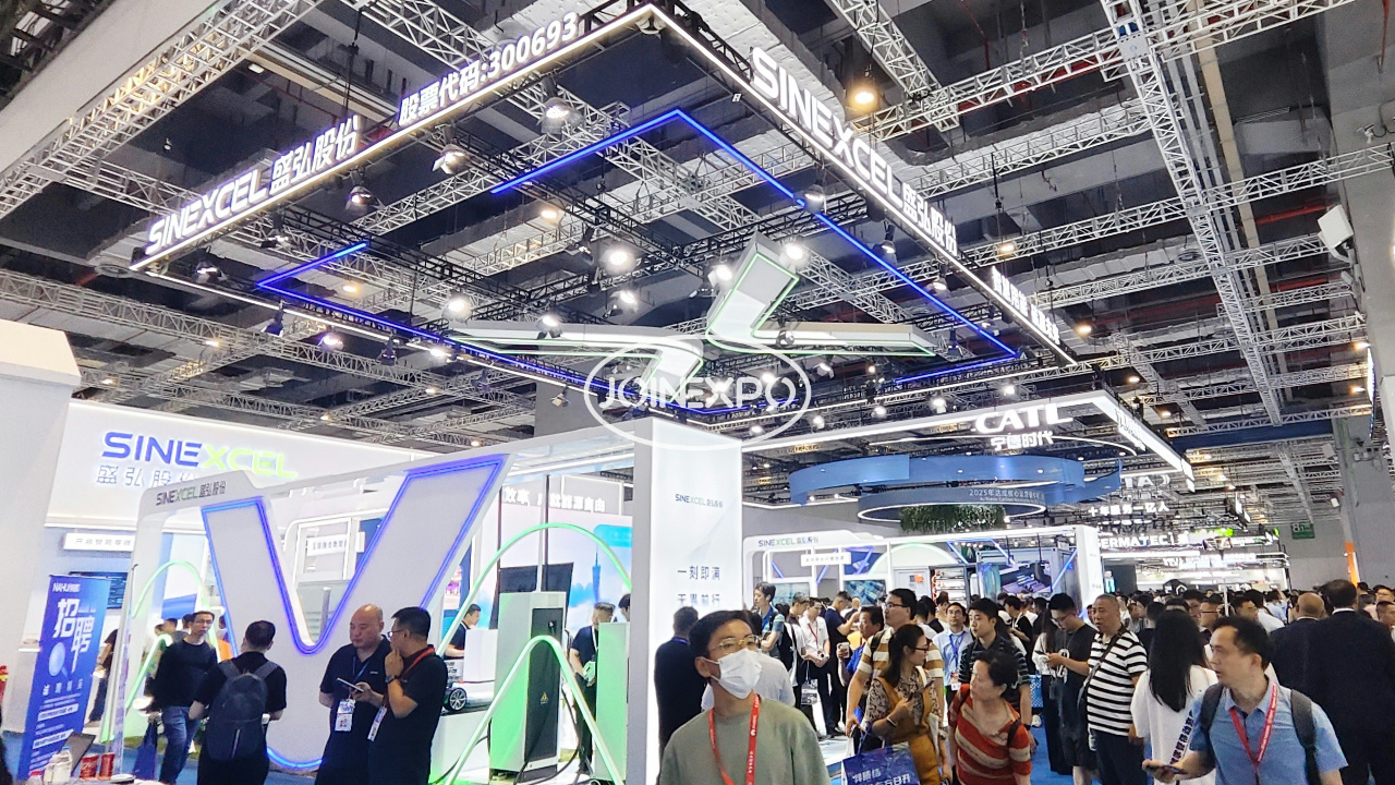 SNEC光伏展展臺設計搭建 | 盛弘股份在上海光伏展吸引眾多觀(guān)眾